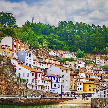 La Casina De Colores De Cudillero