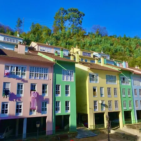 La Casina De Colores De *